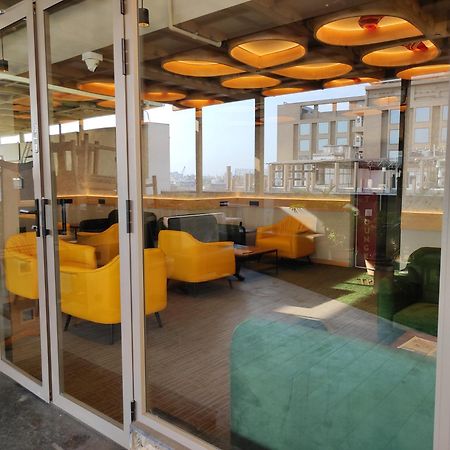 Hotel Sifat International Сурат Екстер'єр фото