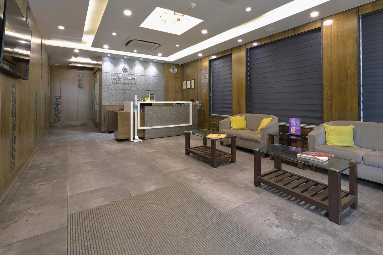Hotel Sifat International Сурат Екстер'єр фото