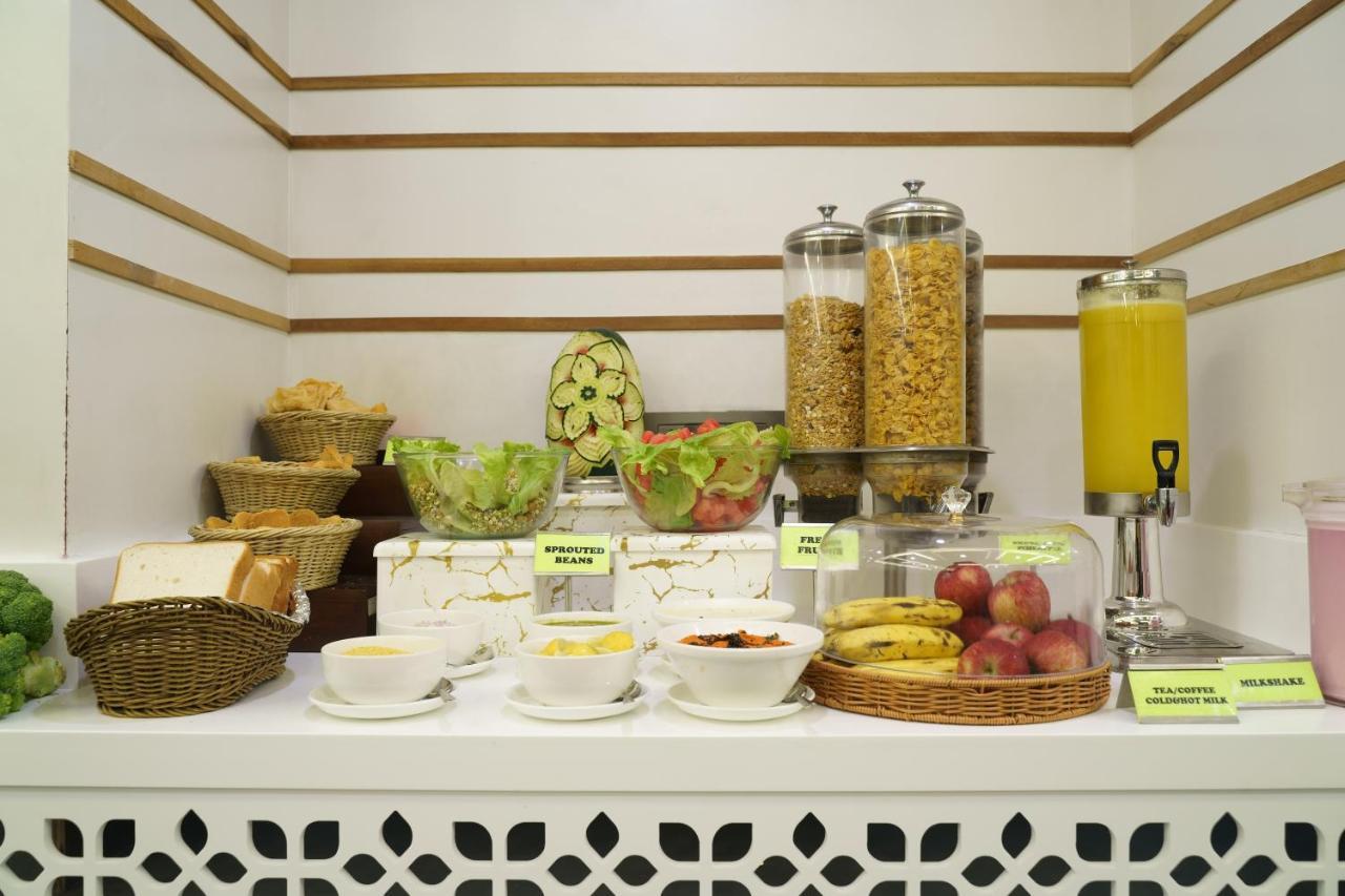 Hotel Sifat International Сурат Екстер'єр фото