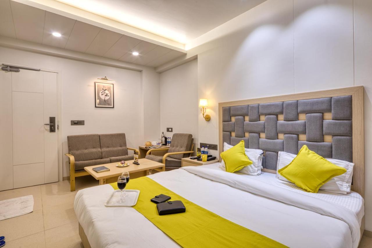 Hotel Sifat International Сурат Екстер'єр фото