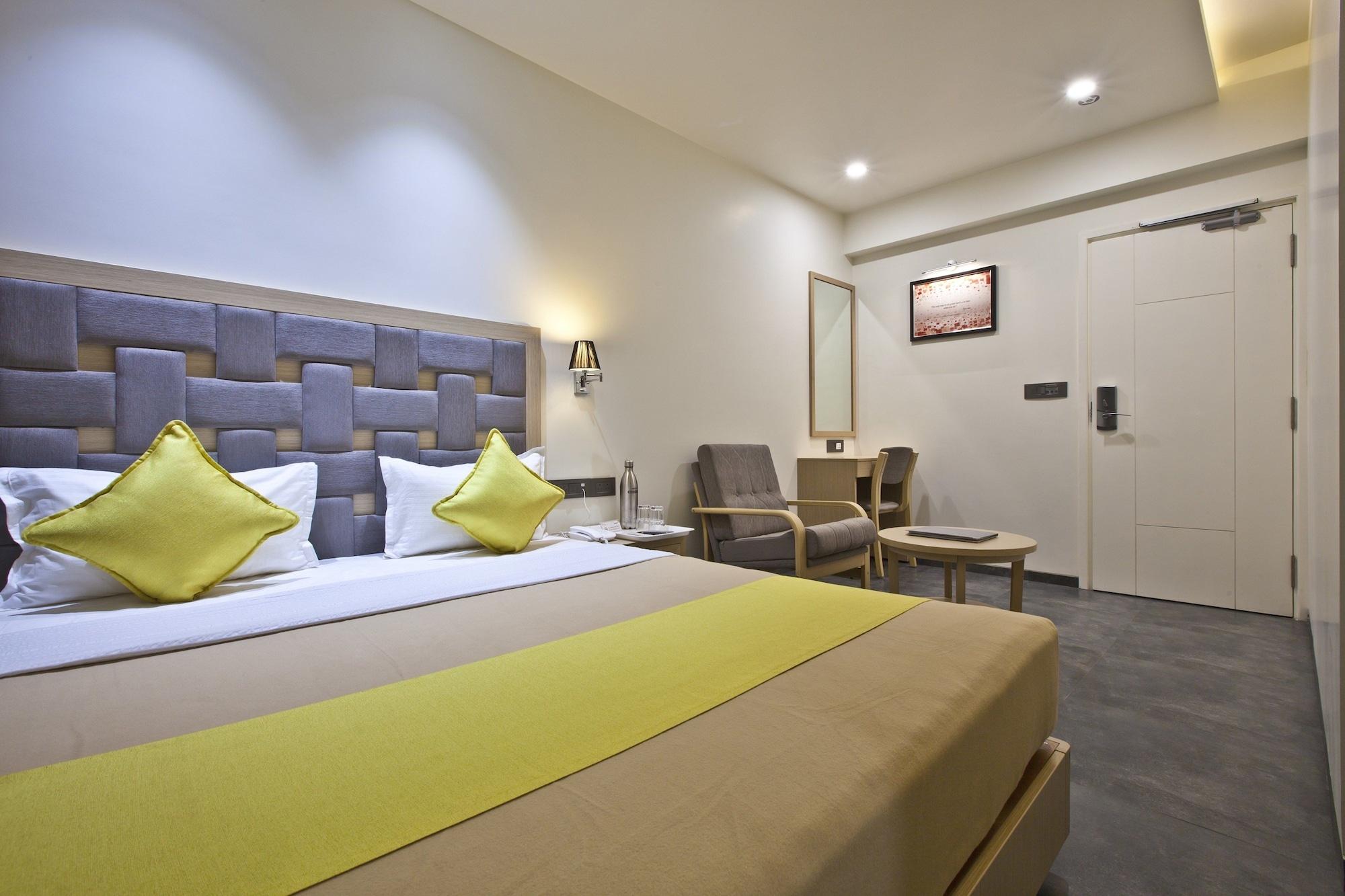 Hotel Sifat International Сурат Екстер'єр фото