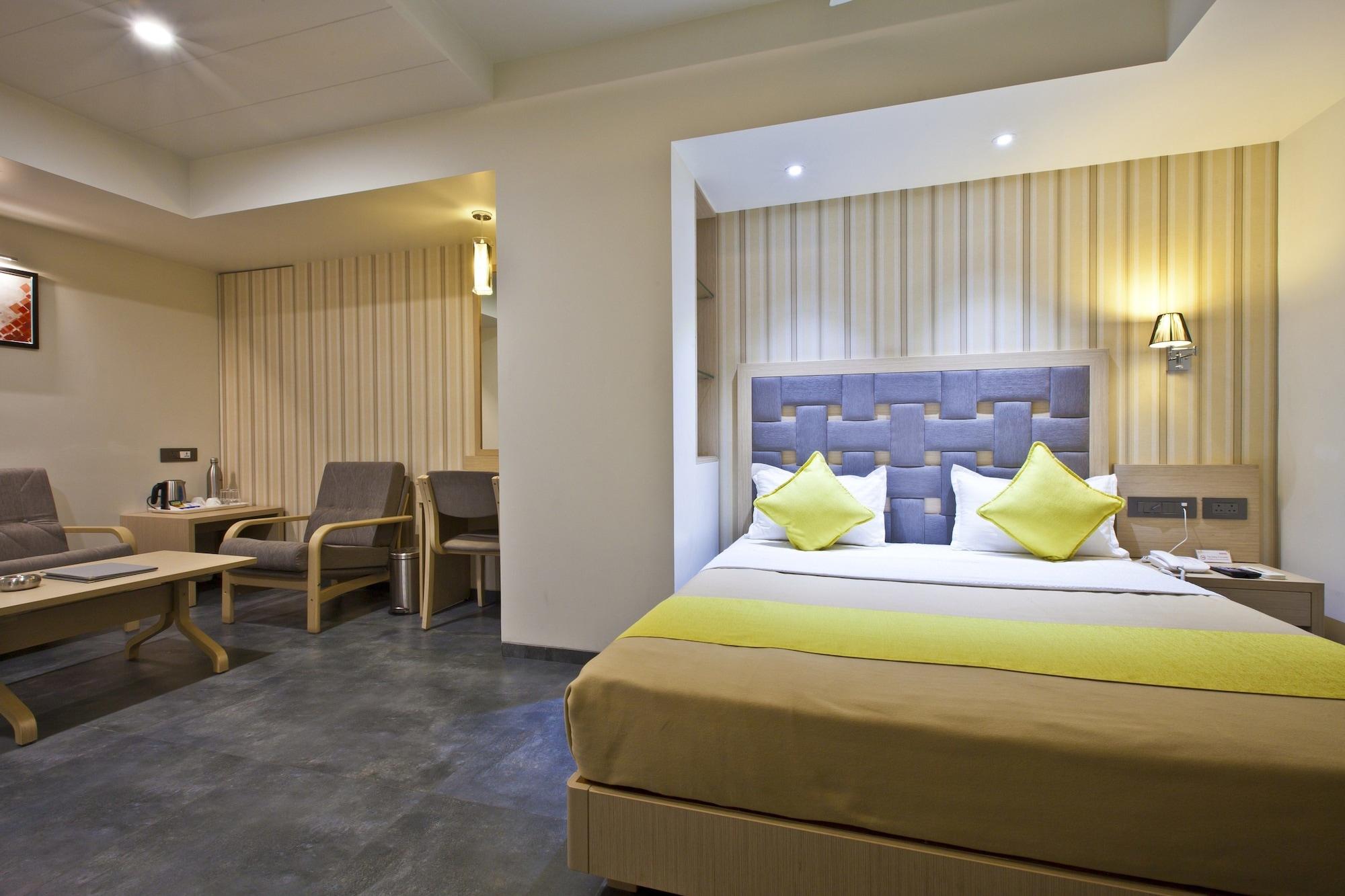 Hotel Sifat International Сурат Екстер'єр фото