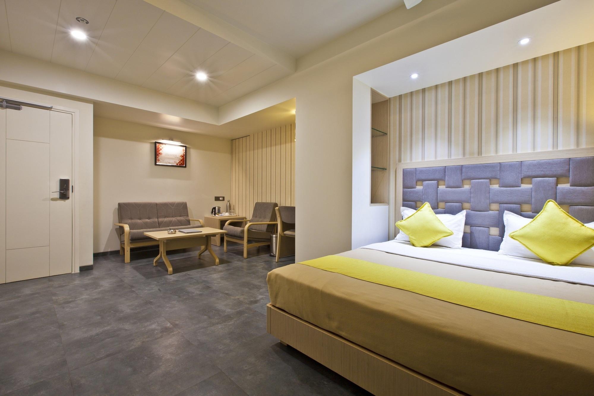 Hotel Sifat International Сурат Екстер'єр фото