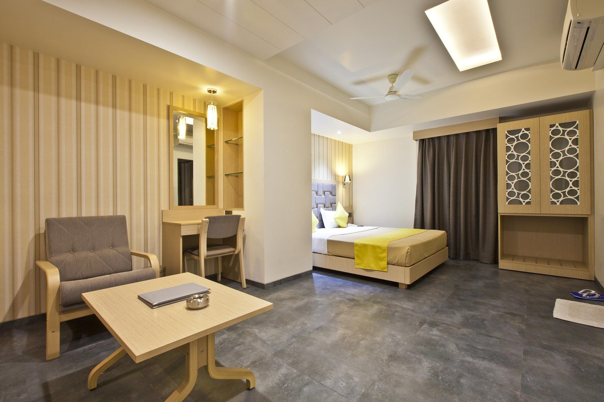 Hotel Sifat International Сурат Екстер'єр фото