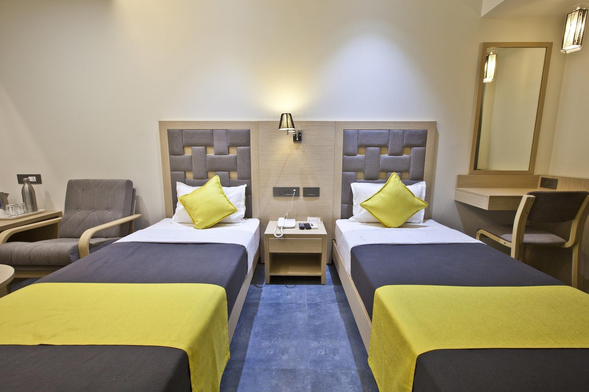 Hotel Sifat International Сурат Екстер'єр фото