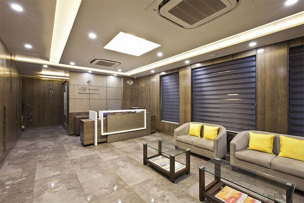 Hotel Sifat International Сурат Екстер'єр фото