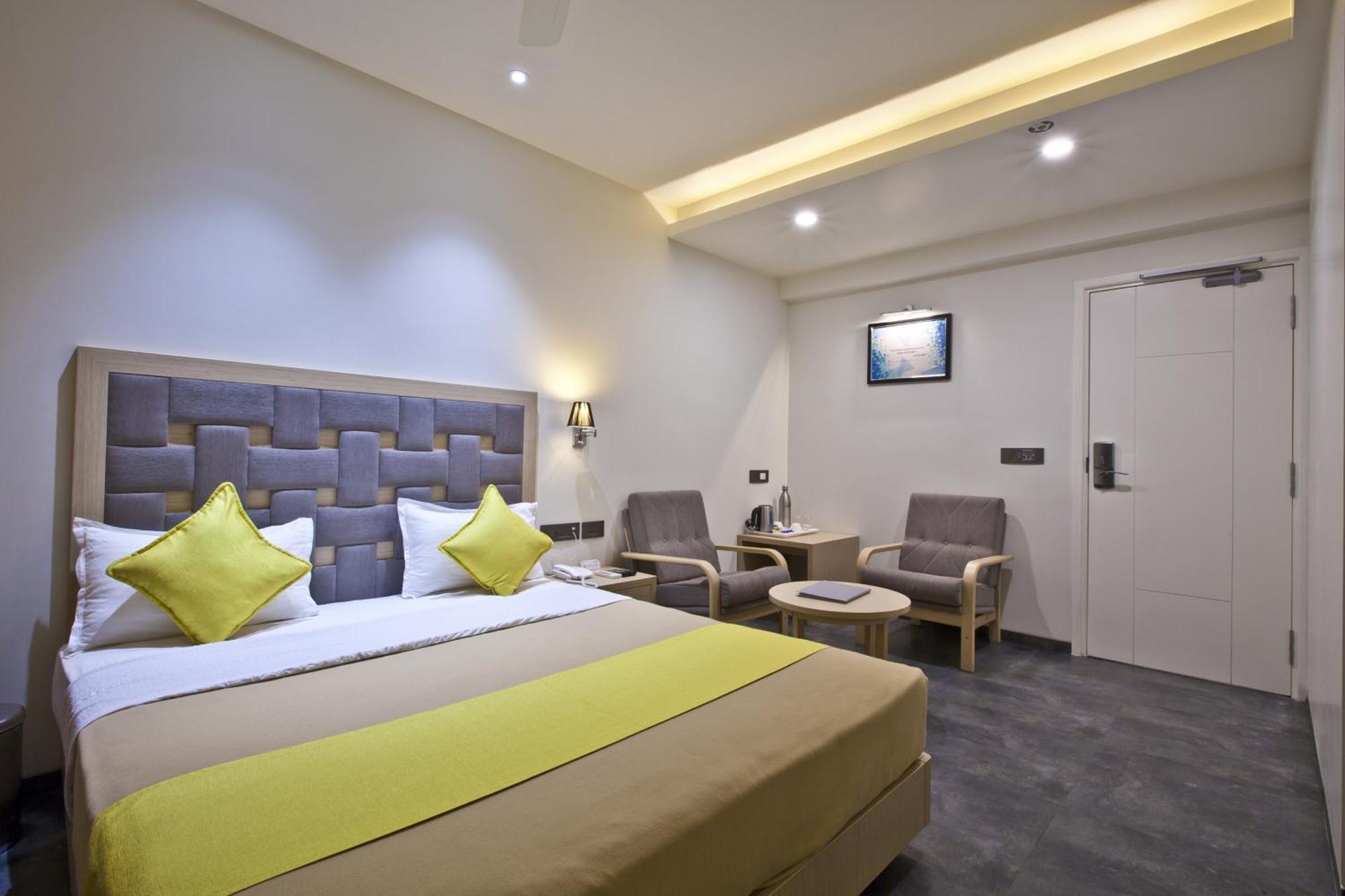 Hotel Sifat International Сурат Екстер'єр фото