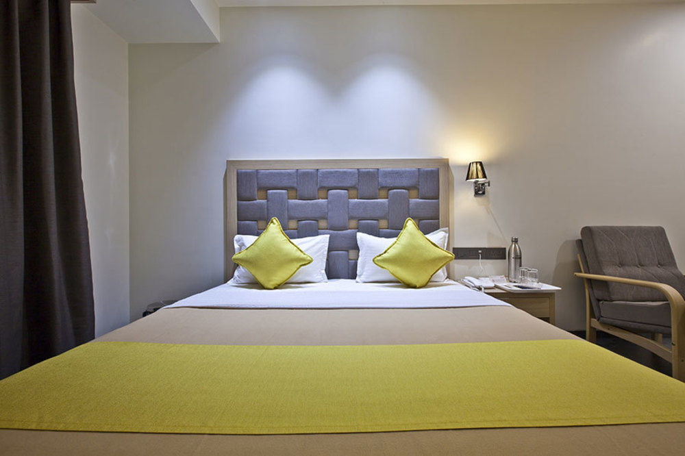 Hotel Sifat International Сурат Екстер'єр фото