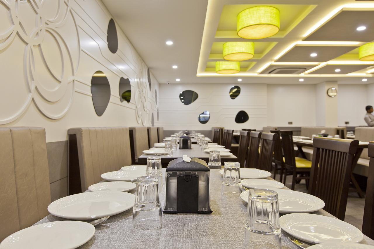 Hotel Sifat International Сурат Екстер'єр фото